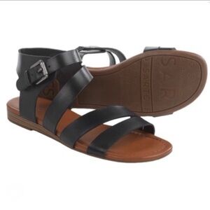 FRANCO SARTO black Gengi flat Strappy sandals with a buckle Size 6